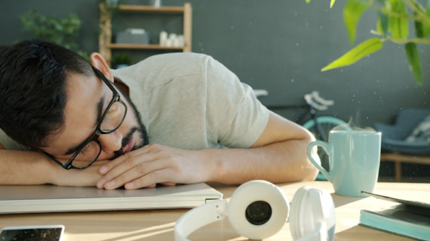 No tengo ganas de hacer nada: ¿es flojera, agotamiento mental o depresión?